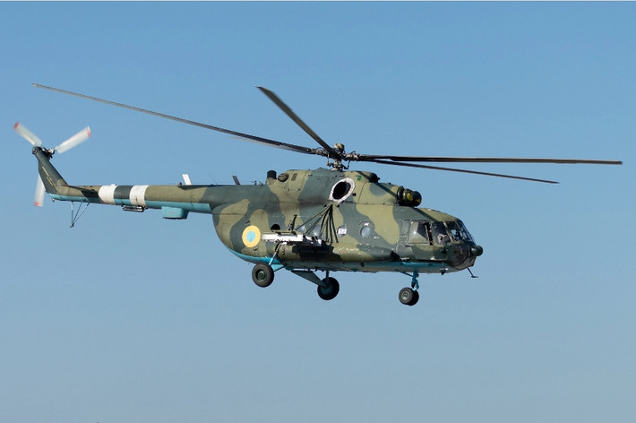 Không quân Ukraine đã nhiều lần đưa trực thăng đột nhập thành phố, giải cứu chỉ huy và cố vấn quân sự nước ngoài còn kẹt lại. Vào ngày 31/3, Không quân Ukraine đã thực hiện một cuộc giải cứu rất lớn, đưa trực thăng đột nhập vào nội đô Mariupol và sau đó là vào ngày 3/4.