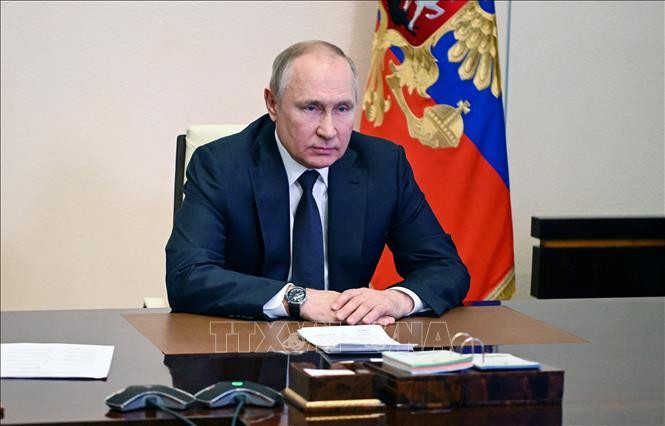 Theo các thông tin trước đó, vào ngày 16/3, Tổng thống Nga Vladimir Putin đã tham dự Hội nghị Hỗ trợ Kinh tế và Xã hội Liên bang và có bài phát biểu trên truyền hình, cho biết hoạt động quân sự đặc biệt ở Ukraine đang tiến triển thuận lợi và đang được triển khai theo đúng kế hoạch.