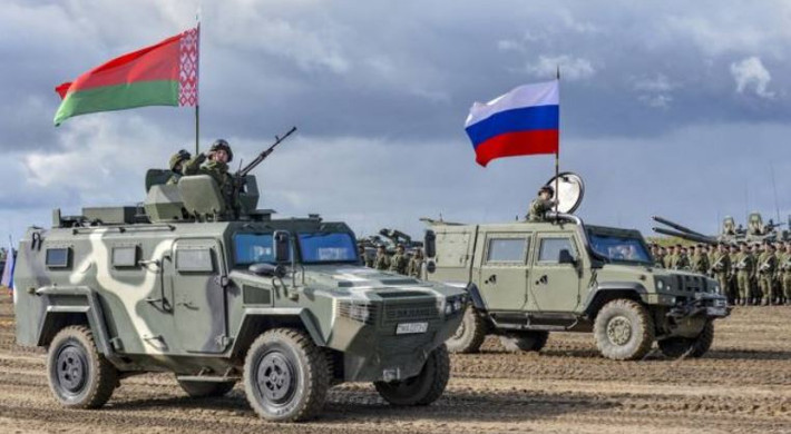 Lý do Nga hiện diện trên lãnh thổ Belarus là do các hoạt động quân sự của Ukraine ở Donbass; mặc dù trên thực tế, khoảng cách từ biên giới của các nước cộng hòa tự xưng DPR và LPR tới biên giới với Belarus là khoảng 500-600 km, lý do này làm dấy lên một số nghi ngờ.