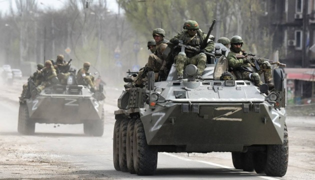 Khi quân Nga tấn công thành từng tập đoàn lớn, quân Ukraine tản ra và dường như không chống cự, quân Nga lúc này như “đấm vào bịch bông”, có thể nhanh chóng tiến về phía trước, nhưng dường như không phát hiện ra kẻ thù nào.