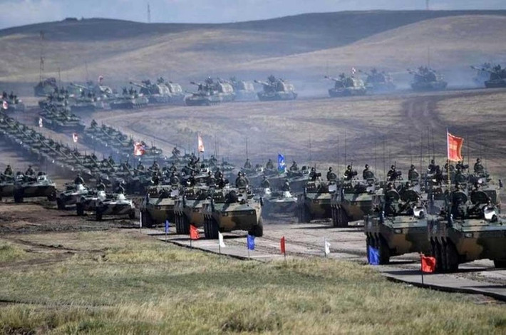 Tuy nhiên, chiến trường Ukraine thì khác, quân đội Ukraine đã “không chịu” đánh tổng lực với quân đội Nga. Do đó, quân đội Nga không thể phát huy hết lợi thế về tốc độ tấn công nhanh và cự ly tấn công xa của các binh đoàn quân cơ giới.