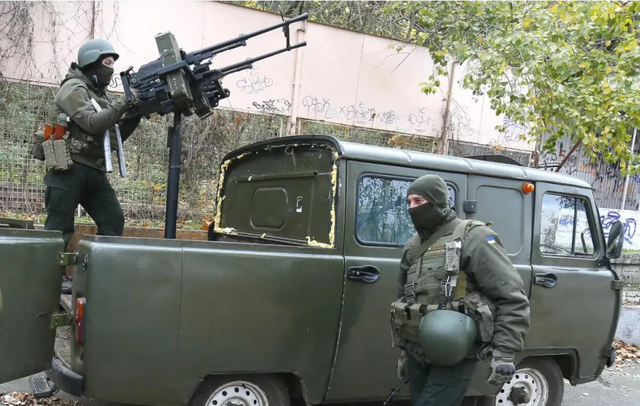 Quân đội Ukraine cho biết, các máy bay không người lái (UAV) bay ở độ cao thấp, điều này làm phức tạp việc phát hiện và tiêu diệt bằng các hệ thống phòng không hiện có của Ukraine. Tuy nhiên, tại thời điểm này, người ta biết rằng chỉ có một vụ nổ ở Kiev
