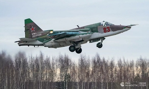 Chiến đấu cơ Su-25 là máy bay phản lực hai động cơ, một chỗ ngồi, có tốc độ cận âm do Liên Xô phát triển và sản xuất, hiện vẫn đang phục vụ ở hàng chục quốc gia, hầu hết các quốc gia này có ngân sách quốc phòng hạn chế hoặc vẫn giữ được khả năng, để những chiếc máy bay này có thể bay được.