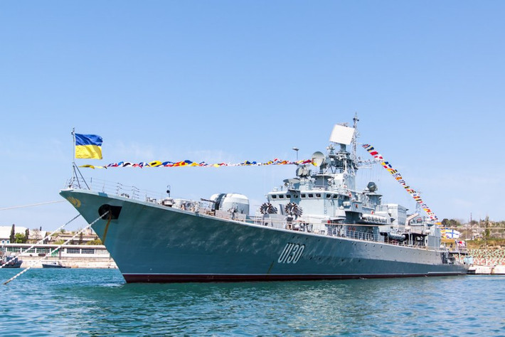 Kỳ hạm của hạm đội Ukraine là chiếc khinh hạm Hetman Sahaidachny, đã bị phá hủy bởi một vụ nổ cực mạnh ngay tại cảng Odessa. Thông tin về vấn đề này được xác nhận bởi các bức ảnh, được truyền thông Nga đăng tải. Có khả năng vụ nổ có thể đã xảy ra từ phía dưới đáy tàu.