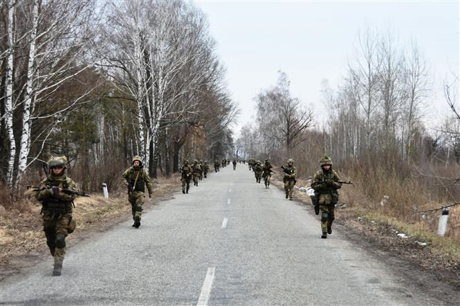 Trước khi xung đột Nga – Ukraine nổ ra, quân đội Ukraine đã kiểm soát khu vực “cổ họng” này. Bán đảo Crimea và hai khu vực riêng biệt, chỉ có thể được nhìn thấy từ xa, và nguồn cung cấp nước ngọt của Crimea đã bị cắt. Nhưng hiện tại, các khu vực này đã được kết nối.