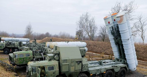 Tuy nhiên, S-300 là tên lửa phòng không, không tối ưu hóa cho tấn công mục tiêu mặt đất; trong khi đó, kíp trắc thủ tên lửa cũng chỉ được đào tạo đánh chặn mục tiêu trên không, chứ không chuyên về tấn công mặt đất. Do vậy hiệu suất tấn công bằng S-300 với mục tiêu mặt đất chắc chắn sẽ không thể cao.