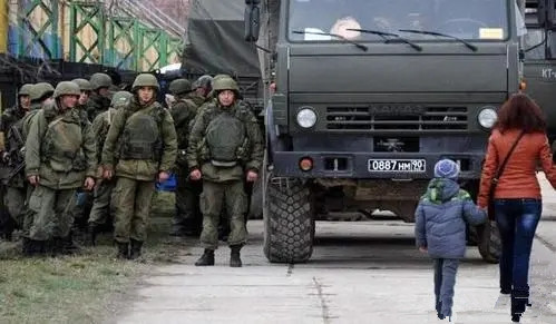 Ngoài số quân nói trên, trên hướng Transnistria còn có Quân đội Nga đóng trong cụm chiến dịch Transnistria, với khoảng 5 tiểu đoàn và tổng sức mạnh khoảng 2.000 người.