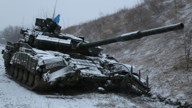 Nên nhớ vào năm 1992, khi Liên Xô vừa tan rã, Ukraine có hơn 4.000 xe tăng, trong đó có 2.000 xe tăng còn trong biên chế chiến đấu, bao gồm 660 xe tăng T-64BV, hơn 100 xe tăng T-64BM và xe tăng T-72, T-80BV và T-84. Quân đội Ukraine hiện được trang bị hơn 800 xe tăng và dự trữ 1.200 xe tăng.