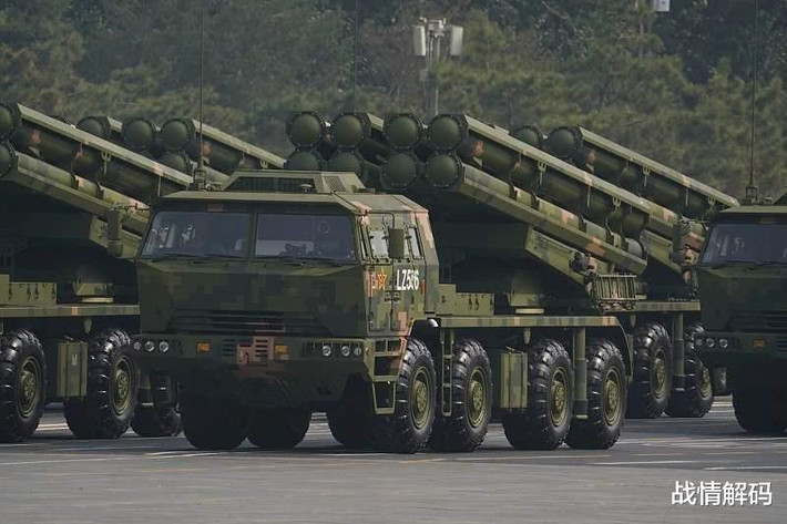 Ví dụ, MRLS có bắn đạn dẫn đường tầm xa PHL-191 mới nhất, sử dụng thiết kế modul 8 ống 370mm của Trung Quốc đã được triển khai ở Quân khu Đông và Tây. Trước đó, loại MRLS loại lớn PHL03 (sao chép BM-27 của Liên Xô) mới lần đầu đưa vào biên chế, vẫn sử dụng thiết kế truyền thống kiểu Liên Xô.