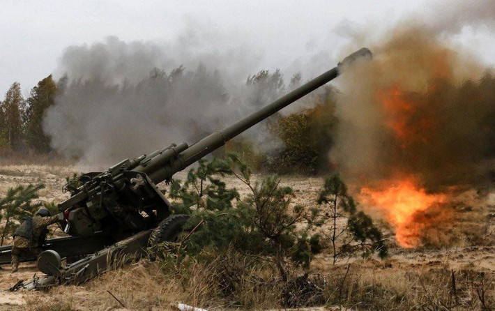 Ngoài ra, ông Pukhov cũng cho rằng rằng, trong 8 năm qua, hầu như tất cả quân đội Ukraine đều ở Donbass, đặc biệt là pháo binh của họ đều được cọ sát với thực chiến ở quy mô lớn (so với quy mô quân đội nước này). Ngược lại, quân đội Nga mới chỉ tiến hành huấn luyện chiến đấu thực tế với một số đơn vị pháo binh rất nhỏ.