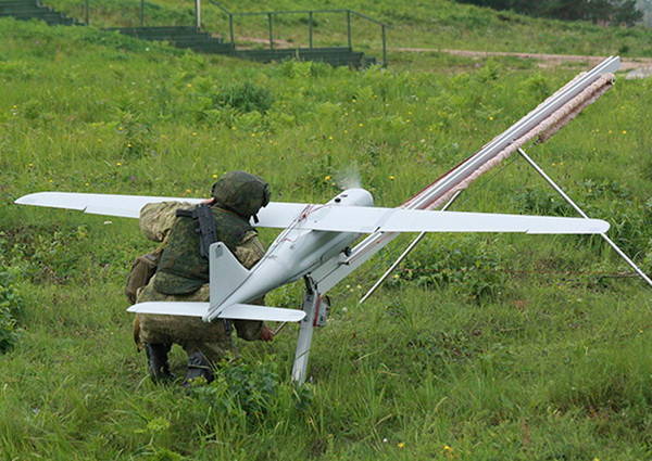 Việc Nga vẫn “đều đều” xuất xưởng các lô UAV Orlan-10 và một trong những chủ sở hữu của STC là ông Alexei Terentyev đã tuyên bố, doanh nghiệp của ông “không cảm thấy ảnh hưởng của lệnh trừng phạt” và thực sự đã “phát triển đáng tin cậy hơn”.