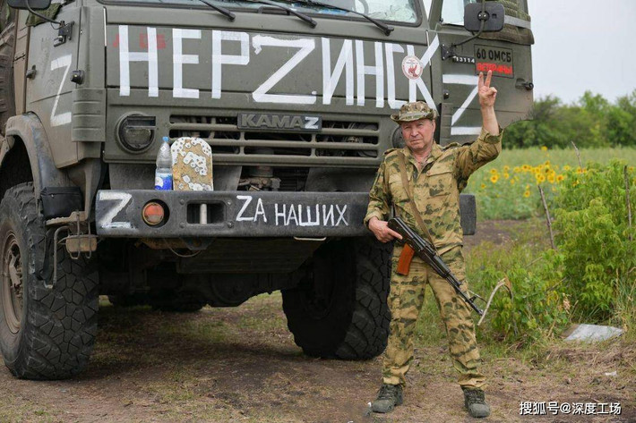 Trên chiến trường Donbass, cả Nga và Ukraine đều không có đủ khả năng tấn công chính xác để làm tê liệt hệ thống của bên kia; cũng như không đủ lực lượng bộ binh, xe tăng đáng tin cậy, để tiến hành các cuộc tổng tiến công chiến lược, hoặc thậm chí là đủ quân để giữ vững chiến trường.
