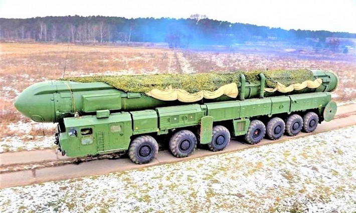 Cân bằng răn đe hạt nhân đã được hình thành giữa NATO và Nga. Nếu vũ khí hạt nhân thường xuyên được đưa ra làm công cụ răn đe, đồng nghĩa với việc Nga sẽ tiến hành một cuộc tấn công nhằm vào hòa bình toàn cầu và thậm chí là sự sống còn của con người.