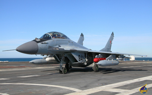 Lúc này Hải quân Nga xem xét tiêm kích MiG-29K, một phương án rẻ hơn, nhưng cũng do không đủ kinh phí nên dự án đã bị dừng lại. Đúng lúc này, một quốc gia đã xuất hiện, giải quyết sự “khó khăn” của Hải quân Nga, đó là Ấn Độ.