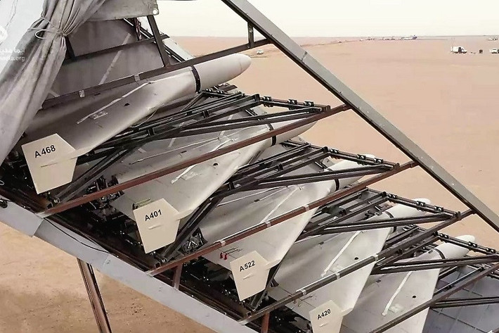 Những UAV mà Nga nhập khẩu từ Iran, đã đóng một vai trò nào đó, nhưng cần phải kiên trì để đạt được hiệu quả. Có lẽ chỉ có một lựa chọn thực tế cho Không quân Nga hiện nay, đó là tổ chức các cuộc tấn công lớn vào cơ sở hạ tầng của Ukraine, bao gồm hệ thống điện, giao thông, năng lượng, thông tin liên lạc, v.v. như trong thời gian qua.