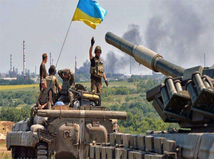 Trong chiến dịch phản công này, phía Quân đội Ukraine đã huy động nhiều lực lượng chính, ban đầu với nhiệm vụ phòng thủ khu vực Kiev, được điều đến Kherson và Nikolayev.