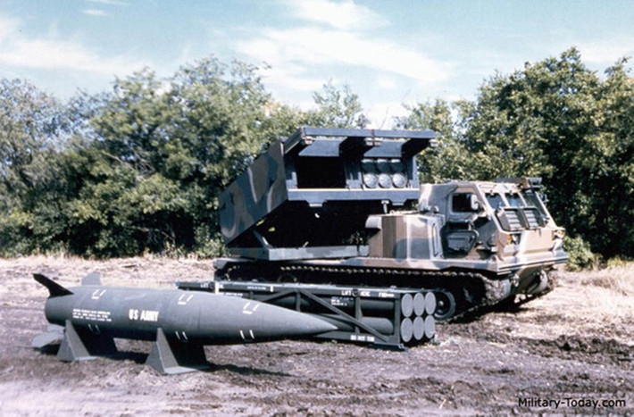 Ông Shurygin cho biết thêm, các hệ thống HIMARS chỉ được sử dụng trong chiến đấu ở Syria và Afghanistan, nơi các tổ hợp này không phải vượt qua các hệ thống phòng thủ tên lửa. Thậm chí ở chiến trường Afghanistan, vũ khí này không phải lúc nào cũng bắn chính xác.