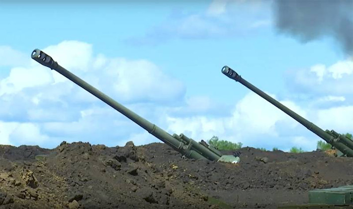Trước khi xung đột Nga-Ukraine bùng nổ, Quân đội Nga có tổng cộng gần 6.000 pháo cỡ lớn và pháo phản lực phóng loạt đang hoạt động. Theo đánh giá của các chuyên gia quân sự, khoảng 4.700 khẩu pháo các loại đã được đưa vào chiến trường Ukraine.
