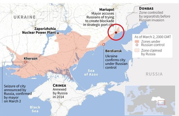 Lý do Nga quyết tâm kiểm soát Mariupol do đây là thành phố cảng chiến lược, nằm ven bờ biển nối giữa vùng Donbass ở miền Đông Ukraine với bán đảo Crimea. Các lực lượng vũ trang Nga cố gắng kiểm soát toàn bộ khu vực này, để tạo thành một hành lang trên đất liền giữa 2 vùng.