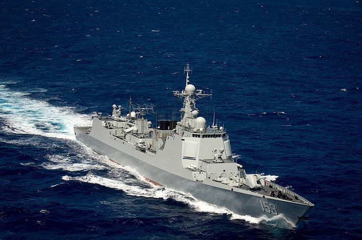 Hai con tàu lớp Type 052C là Lan Châu và Hải Khẩu, được đặt đóng tại nhà máy đóng tàu Jiangnan ở Thượng Hải vào năm 2002 và đi vào hoạt động lần lượt vào năm 2004 và 2005 và tổng cộng có 6 tàu lớp này được đóng. Type 052C có chung thiết kế thân với tàu khu trục Type 052B. Trong đó các tính năng tàng hình được chú trọng.