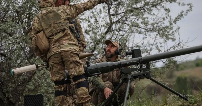 Đã có lúc, việc phân phối "không kiểm soát" nguồn vũ khí từ Ukraine trên khắp thế giới, không chỉ làm tiêu hao tiềm lực quốc phòng của đất nước, mà còn làm nảy sinh tham nhũng trong quân đội và chính quyền Ukraine.