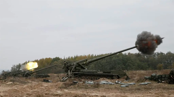 Cuộc xung đột giữa Nga và Ukraine đã kéo dài gần 6 tháng, trong khoảng thời gian này, pháo binh Nga đã bắn phá không ngừng, và rõ ràng là đã quá tải, nên mới xảy ra tình trạng "nổ nòng".