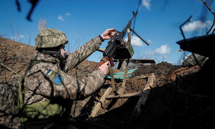 Trước xung đột, Ukraine điều động đến vùng Donbass chiếm một nửa quân số Quân đội Ukraine (khoảng 100.000 binh sĩ), và nhiều người trong số họ là lực lượng chiến đấu tinh nhuệ. Giờ đây, sau nhiều đợt chiến đấu tiêu hao, chắc chắn chủ lực của quân đội Ukraine đã bị hao hụt ít nhiều.