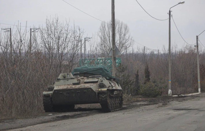 Thiệt hại lớn nhất về số lượng tăng, thiết giáp của Quân đội Ukraine là ở Donbass, gần Kiev, trong vùng Nikolaev, phía đông nam Kharkov. Để phong tỏa các đường phố ở các thành phố lớn trong nhiều ngày, Lực lượng vũ trang Ukraine và không sử dụng xe bọc thép mà sử dụng phương tiện giao thông công cộng xe buýt.