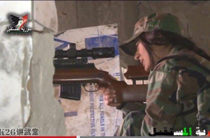 Chính phủ Syria còn đưa những bức ảnh này lên chương trình tin tức để khích lệ tinh thần của binh sĩ.