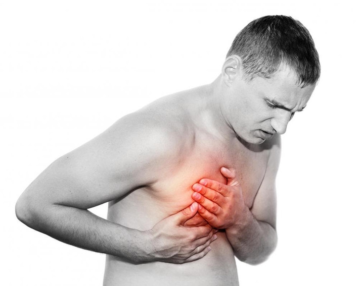 Ung thư vú có phổ biến ở nam giới? Thực tế, căn bệnh này không phổ biến ở nam giới, mỗi năm có khoảng 400 bị bệnh này. Nguyên nhân là bởi vòng 1 của họ ít mô hơn phụ nữ. Ung thư vú phổ biến hơn ở những nam giới trên 60 tuổi, những người đàn ông có tiền sử gia đình bị ung thư vú hay những người đàn ông béo phì.