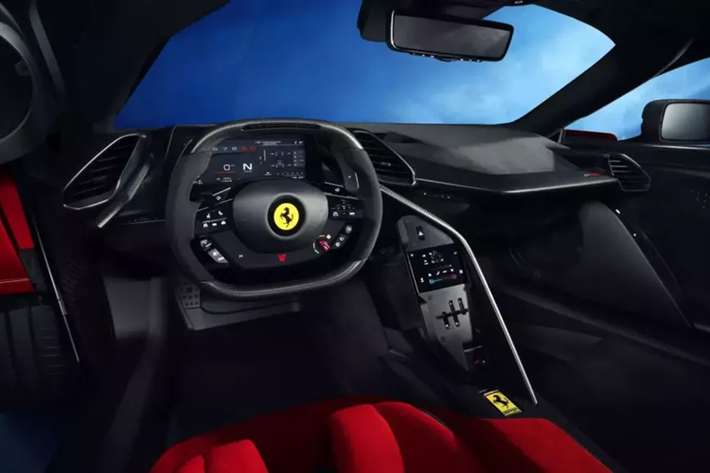Chưa hết, F80 có thể từ vị trí đúng yên lên 200 km/giờ mất chưa đầy sáu giây (cụ thể là 5,75 giây). Ferrari F80 chỉ cao 1.138 mm và dài 2.060 mm, với tổng chiều dài 4.840 mm, siêu xe này có chiều dài cơ sở 2.665 mm). Theo Ferrari, trọng lượng khô là 1.525 kg, hệ thống hybrid 860-Volt chịu trách nhiệm cho lực ép 60 kg xuống mặt đường.