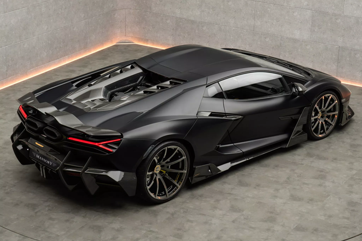 Hiện vẫn chưa có thông tin nào về mức giá độ xe Lamborghini Revuelto này, nhưng với lượng sợi carbon lớn như vậy cũng có thể đoán được rằng mức giá cho gói độ này sẽ không hề rẻ.