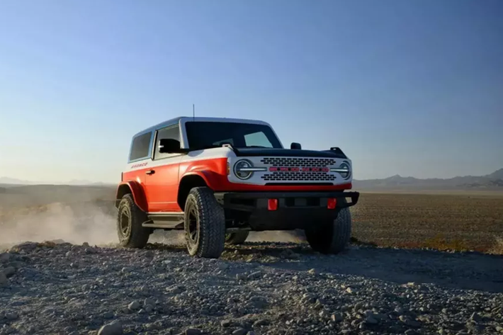 Mẫu xe SUV Ford Bronco Stroppe 2025 được coi là phiên bản kế nhiệm của Stroppe Baja Bronco từ những năm 60 và 70, mẫu xe này sẽ chịu trách nhiệm thay thế Wildtrak và chỉ có cấu hình hai cửa.