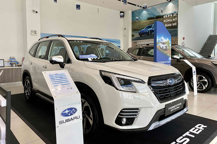 Ngày đầu tháng 10/2024, Subaru Việt Nam tiếp tục triển khai chương trình khuyến mãi chính hãng cho các mẫu xe của mình, bao gồm Forester. Theo đó, trong tháng 10 này, mẫu xe bán chạy nhất của thương hiệu là Subaru Forester giảm giá mạnh so với tháng liền trước.