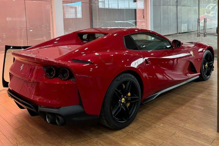 Không rõ khi về nước, chiếc Ferrari 812 GTS này có giá bao nhiêu. Chỉ biết rằng, tại Thái Lan, mức giá xe Ferrari 812 GTS được phân phối chính hãng bán ra từ 34,7 triệu Baht (khoảng 25,76 tỷ đồng).