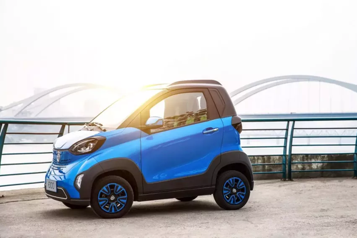 Mới đây, trên trang chủ của Wuling Việt Nam, TMT Motors đã công bố những mẫu xe điện mà công ty sẽ đưa về nước trong thời gian tới. Bên cạnh bộ đôi Baojun Yep và Yep Plus, TMT Motors còn lên kế hoạch giới thiệu mẫu ôtô điện giá rẻ Baojun E100 với người tiêu dùng trong nước.