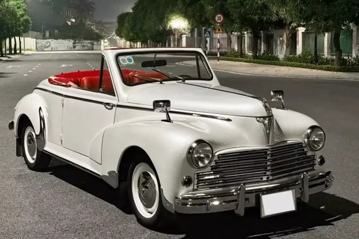 Peugeot 203 tại Việt Nam có khoảng hơn 18 chiếc, nhưng trong số này, đa phần là bản coupe, nhưng cũng có 1 số dân chơi thích xe mui trần, nên đã quyết định cắt mui, gia cố bộ mui mềm cho xe như bản mui trần, và cũng có xe nguyên bản là Peugeot 203 Cabriolet.