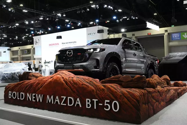 Sau khi ra mắt thị trường Úc vào hồi tháng 10/2024, phiên bản nâng cấp của dòng xe bán tải Mazda BT-50 2025 mới đã nhanh chóng cập bến thị trường Đông Nam Á, cụ thể là Thái Lan.
