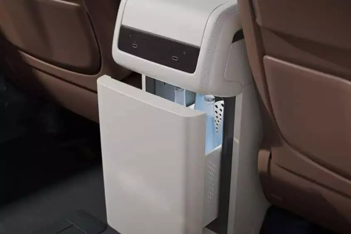 Sức mạnh đến từ công nghệ DM thế hệ thứ năm của BYD, công nghệ này cũng được trang bị cho MPV Denza D9 2025. Động cơ 1.5T có công suất tối đa 115 kW (154 mã lực) trong khi động cơ điện có công suất tối đa 200 kW (268 mã lực), kết hợp với bộ pin BYD Blade có dung lượng lần lượt là 20,39 kWh và 36,628 kWh.