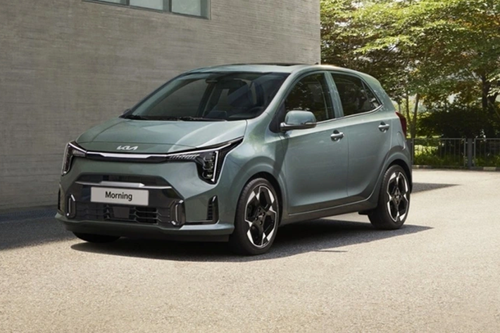 Kia Morning tại Việt Nam hiện có 5 phiên bản và giá bán từ 349 - 424 triệu đồng. Xe cũng đủ điều kiện nhận chương trình hỗ trợ 50% lệ phí trước bạ của Chính phủ, kéo dài từ ngày 1/9 đến hết ngày 30/11/2024, như Hyundai Grand i10. Tuy nhiên, sức bán của Kia Morning lại không thể sánh được với Grand i10.