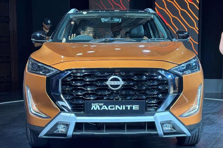 Mặc dù đã có mặt tại thị trường Ấn Độ trong một thời gian khá dài nhưng Nissan Magnite vẫn chưa nhận được bất kỳ bản cập nhật lớn nào cho đến nay, trong khi tất cả các đối thủ đều đã có các bản nâng cấp tương ứng. Về thiết kế, phần lớn những thay đổi tập trung vào phần đầu của mẫu SUV Nhật Bản.