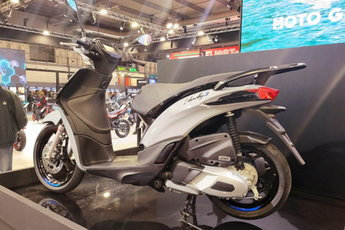 Ở phiên bản S, mâm xe sẽ có decal trang trí, khung đèn hậu, đèn xi-nhan và logo Liberty mới đều được hoàn thiện bằng màu đen bóng.