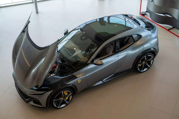 Trong các điều khoản của thỏa thuận, Carlson đồng ý cho Ferrari Houston quyền ưu tiên mua lại chiếc xe nếu anh muốn bán nó trong vòng 18 tháng kể từ ngày nhận xe vào tháng 6 năm 2024, theo báo cáo của Carbuzz.