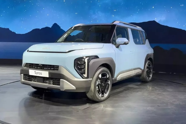 Kia Syros 2025 mới vừa chính thức ra mắt tại thị trường Ấn Độ. Đây là mẫu xe toàn cầu và là dòng SUV dài dưới 4 mét thứ hai của Kia, sau mẫu Sonet. Xe sở hữu kích thước chiều dài x rộng x cao lần lượt 3.995 x 1.800 x 1.665 mm và chiều dài cơ sở 2.550 mm.
