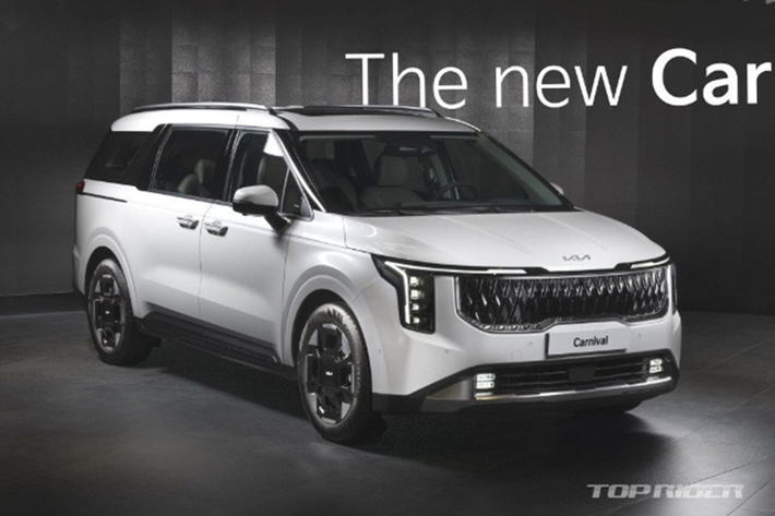 Dù thiết kế của Kia Carnival 2025 thế hệ mới vẫn giữ nguyên so với bản tiền nhiệm vừa ra mắt thị trường Việt Nam, nhưng xe lại được bổ sung nhiều tiện ích mới.