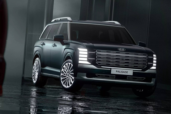 Theo Hyundai, cabin của Palisade 2025 có thể chứa tối đa 9 hành khách với 3 người ở mỗi hàng ghế. Đây là ưu điểm vượt trội so với hầu hết các loại xe trên thị trường hiện nay vốn chỉ hỗ trợ tối đa 7 người hoặc trong một vài trường hợp hãn hữu là lên đến 8 người.