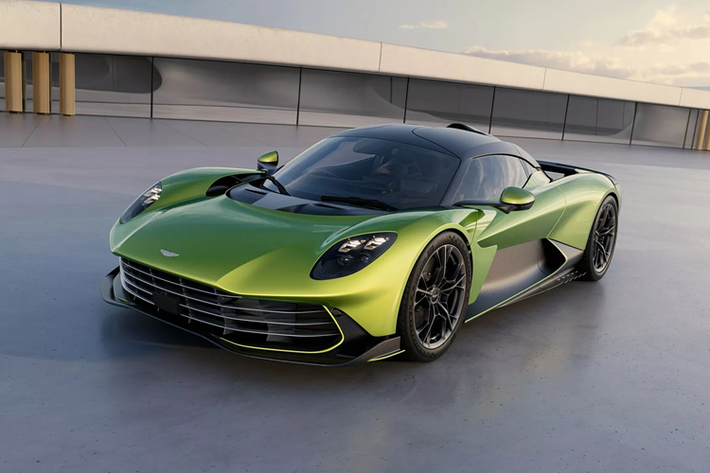 Đã hơn 5 năm kể từ khi Aston Martin Valhalla đầu tiên hé lộ dưới dạng ý tưởng và hơn 3 năm kể từ khi thiết kế bản thương mại được hé lộ xem trước. Giờ đây, thương hiệu Anh đã tiết lộ toàn bộ siêu xe động cơ đặt giữa mới hàng đầu của mình trước khi bắt đầu sản xuất vào quý 2/2025.