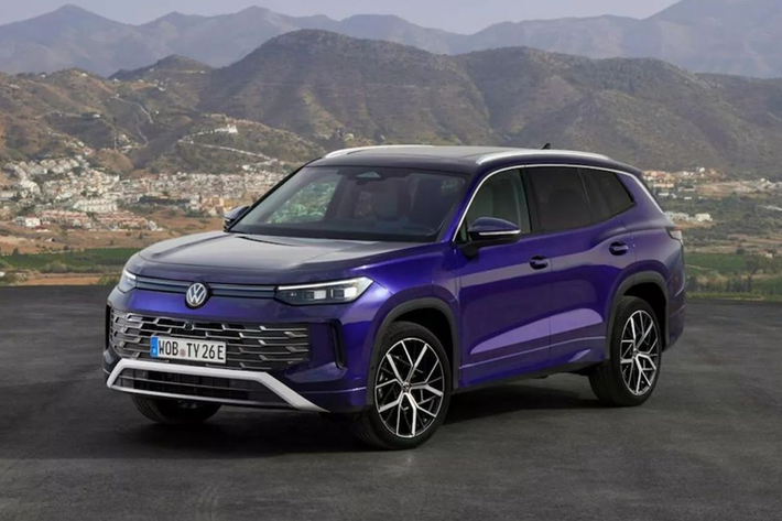Tại thị trường Mỹ, Tiguan Allspace chỉ được gọi là Tiguan và Tayron đã được xác nhận thay thế cho đàn anh; Tiguan Mỹ sẽ có chút nâng cấp về hệ thống động lực, các gói trang bị, ngoại thất… Trước đó, mẫu xe SUV Volkswagen Tayron chỉ dành cho thị trường tỷ dân, nhưng bây giờ xe sẽ được ra mắt toàn cầu.