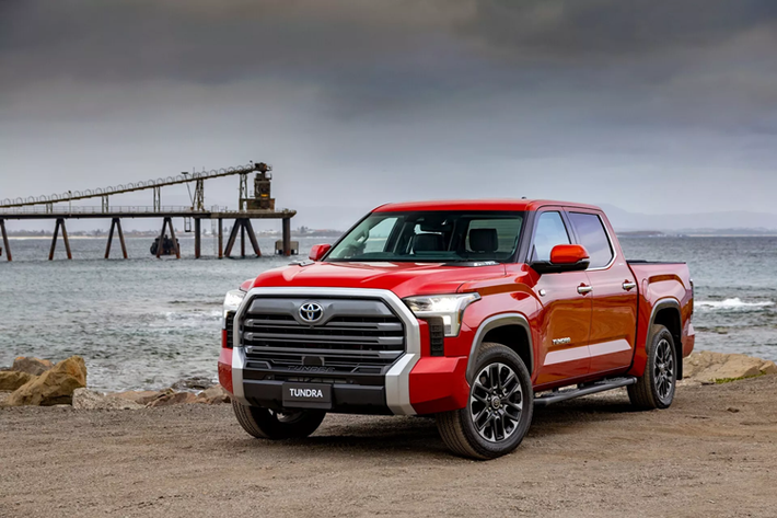 Mới đây, mẫu xe bán tải cỡ lớn đầy hấp dẫn Toyota Tundra 2025 mới đã ra mắt tại thị trường Úc. Đây là một trong những mẫu xe bán tải cực hút khách trong những năm gần đây bao gồm Ram 1500, Ford F-150 và Chevrolet Silverado.