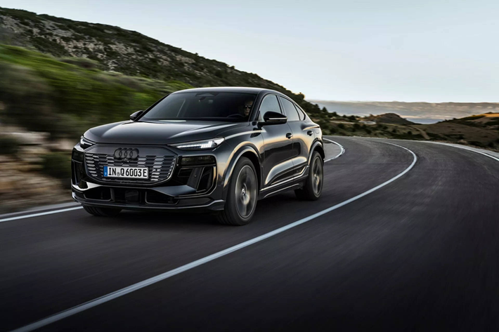 Được phát triển từ nền tảng Premium Platform Electric linh hoạt nên danh mục Q6 Sportback e-tron được chia làm nhiều cấu hình, với 2 kích cỡ pin là 83 kWh và 100 kWh, cùng 2 kiểu dẫn động là cầu sau (mô-tơ đơn) và dẫn động 4 bánh quattro (mô-tơ kép).